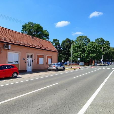 Holy Apartment Ðakovo Екстериор снимка