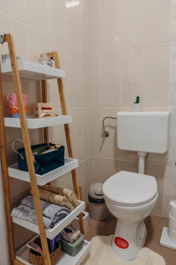 Holy Apartment Ðakovo Екстериор снимка