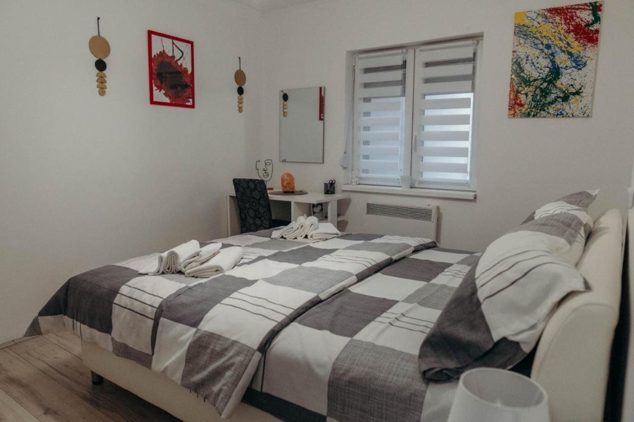Holy Apartment Ðakovo Екстериор снимка
