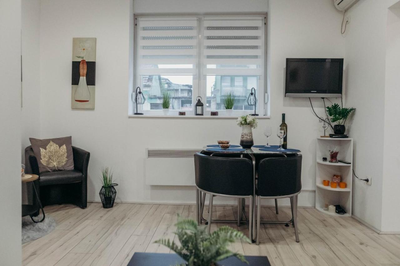 Holy Apartment Ðakovo Екстериор снимка