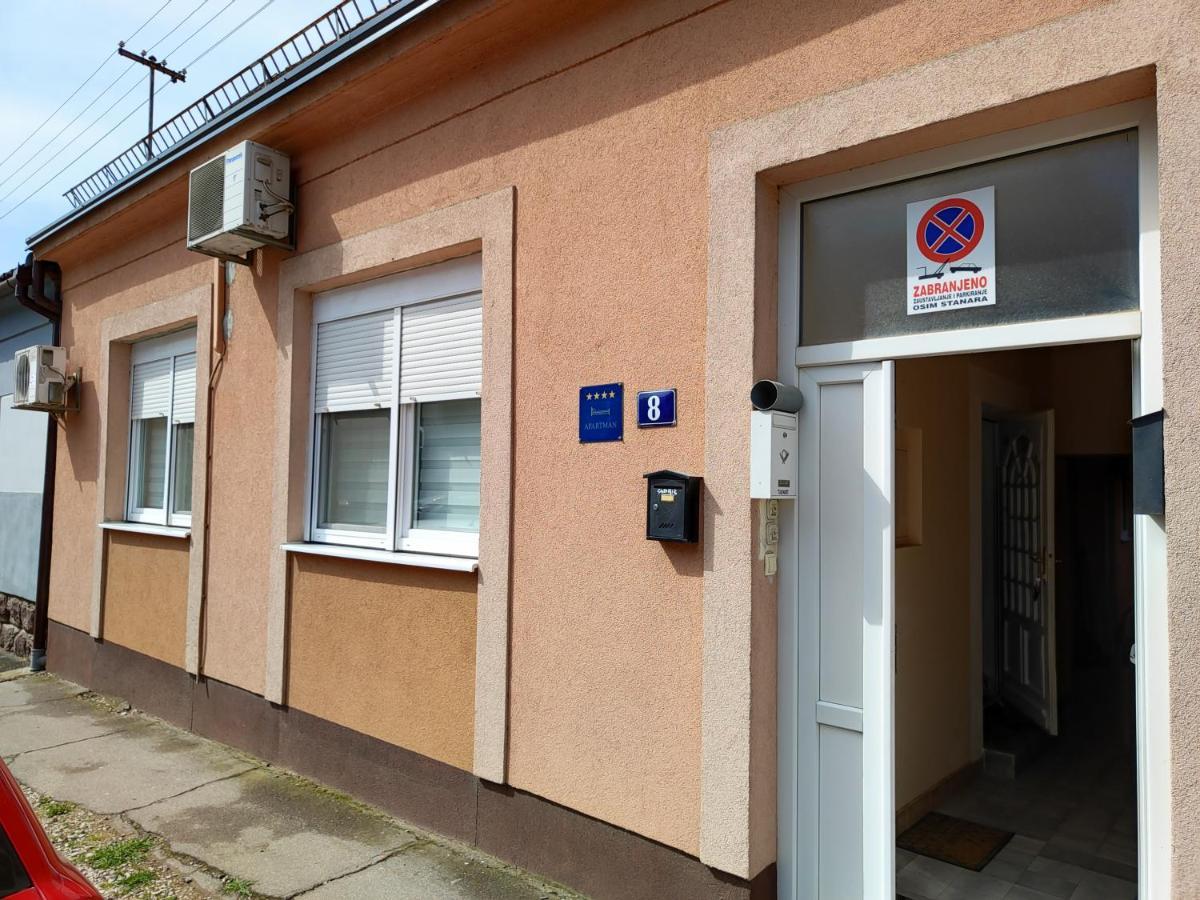 Holy Apartment Ðakovo Екстериор снимка
