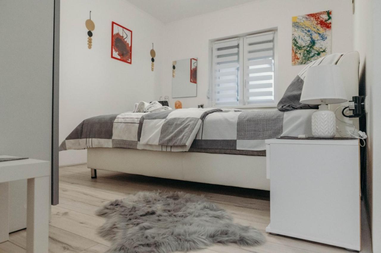 Holy Apartment Ðakovo Екстериор снимка